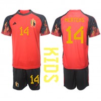 Camiseta Bélgica Dries Mertens #14 Primera Equipación para niños Mundial 2022 manga corta (+ pantalones cortos)